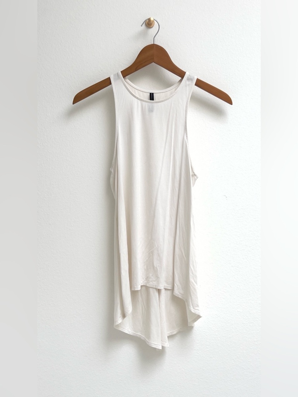 Carbon38 Women's Sleeveless Long Tie Back Split Tank Top in White, Small